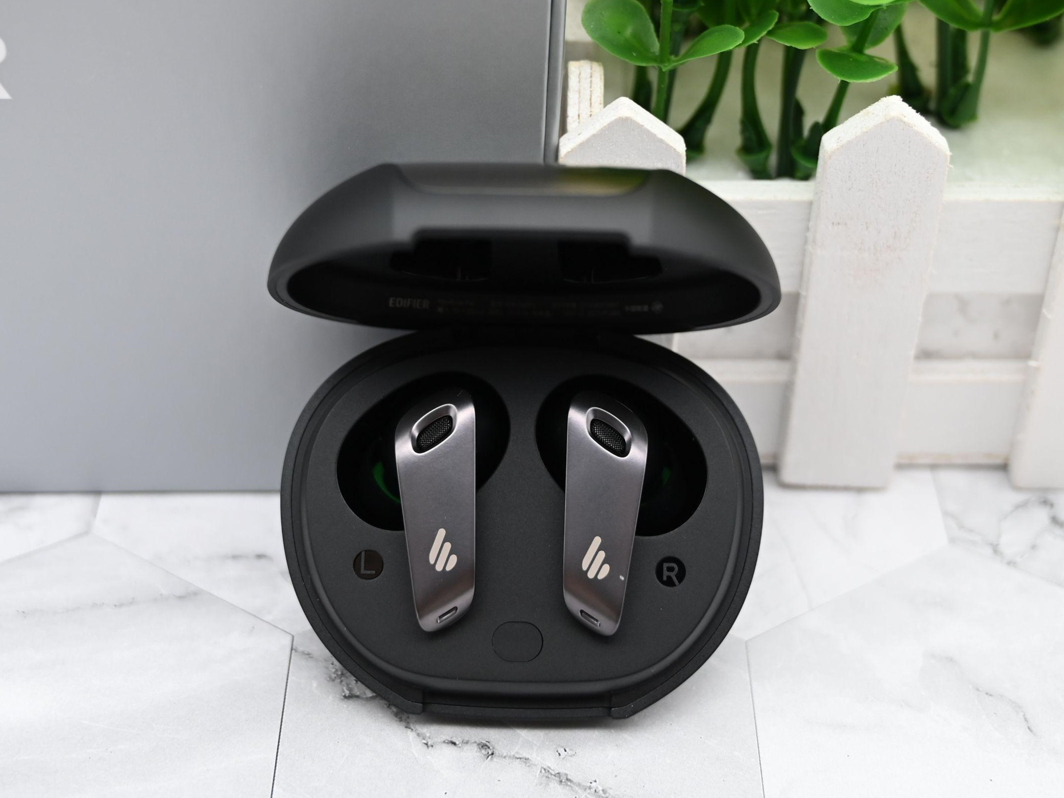 edifier蓝牙耳机怎么重新配对